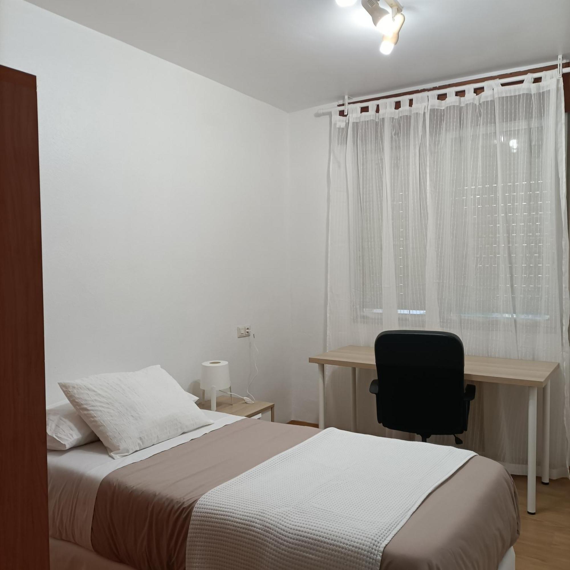 פמפלונה Funcional Y Renovado Apartamento En Iturrama מראה חיצוני תמונה